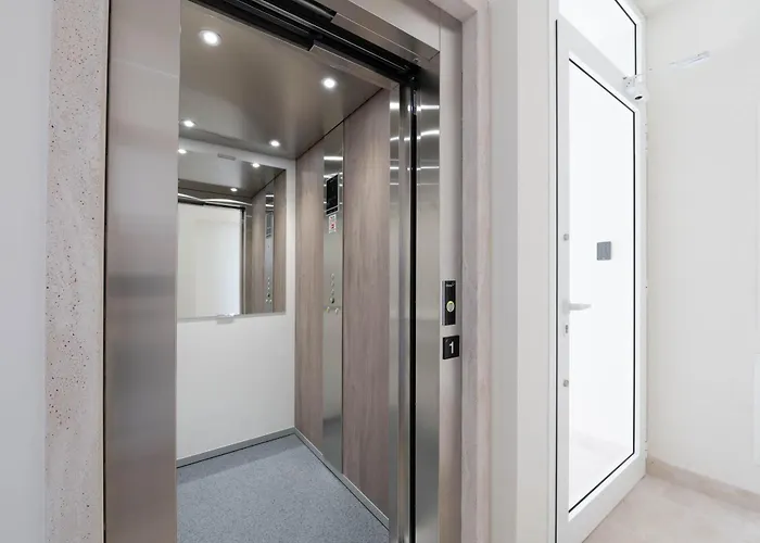 Leomare アパートホテル