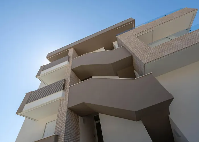 アパートホテル Leomare