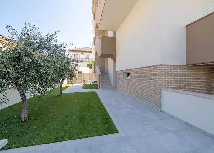 Leomare アパートホテル