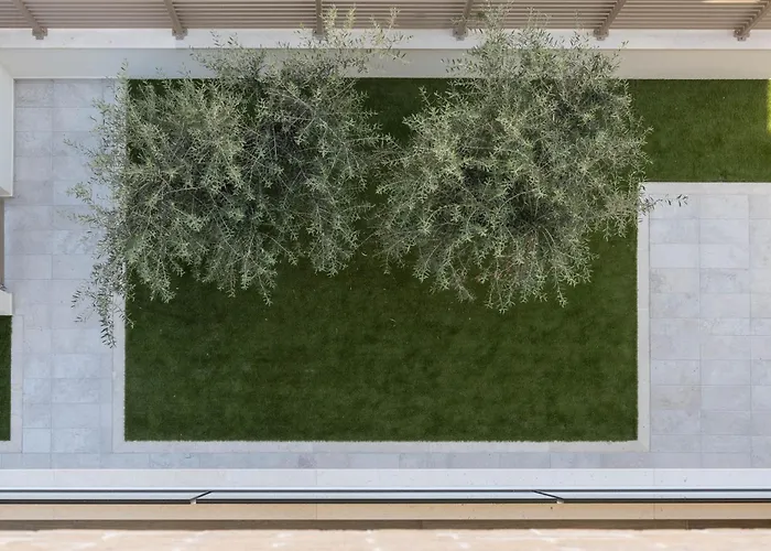 Leomare アパートホテル