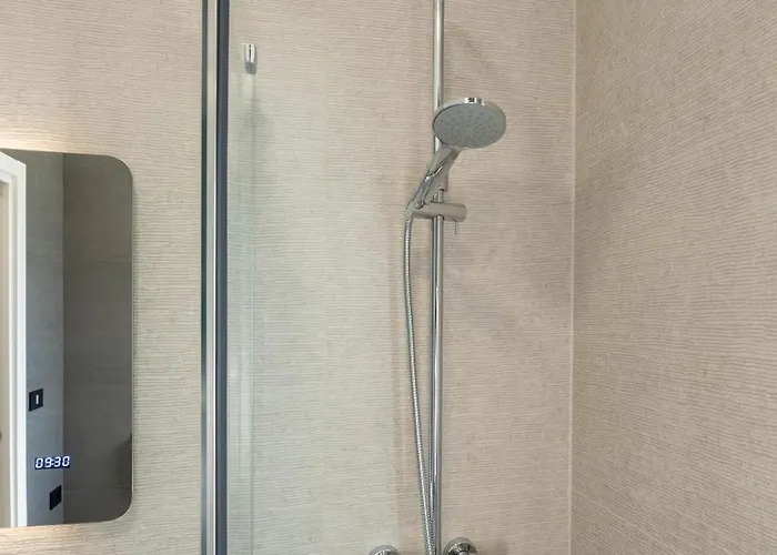 Leomare アパートホテル 4*