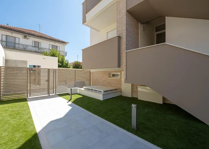 Leomare מלון דירות