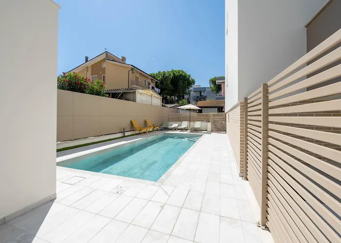 Leomare 4* מרטינסיקורו