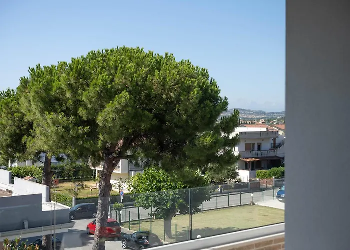 Leomare מלון דירות מרטינסיקורו