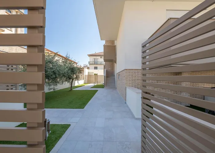 Leomare 4* מרטינסיקורו