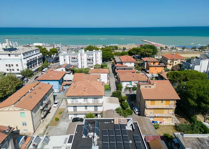 Leomare מלון דירות 4*